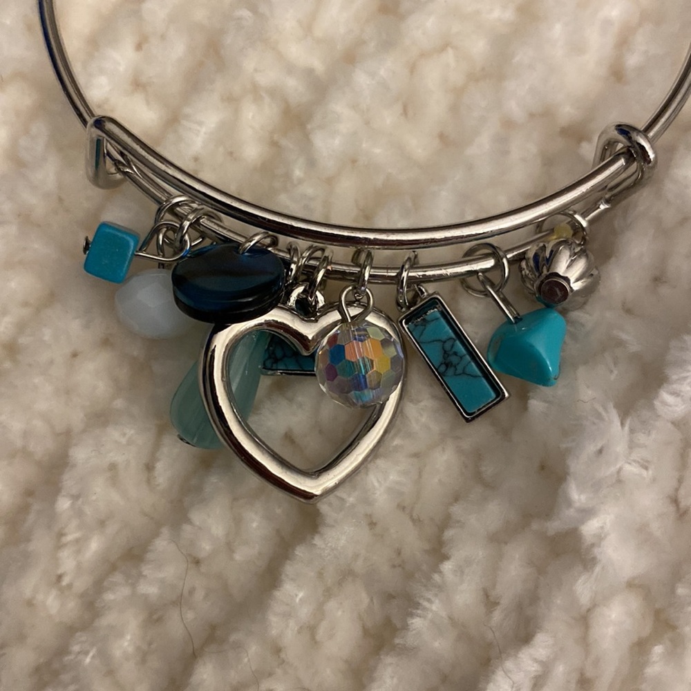 NEW slide bracelet in silver metal with a heart & real turquoise stones